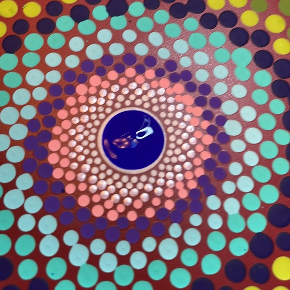 Rainbow canvas Mandala, 20 x 16“. Coded with a clear, indoor outdoor protection. - Picture 9 of 17